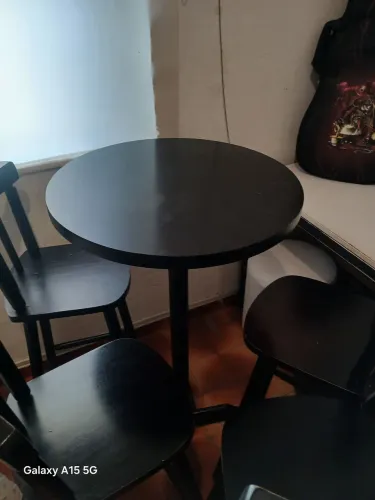 Mesa bistrô com 4 cadeiras usada em ótimo estado!!!