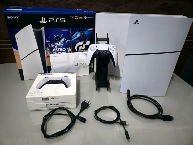 PS5 SLIM + 30 JOGOS + CONTROLE ORIGINAL + TODOS OS CABOS NA CAIXA IMPECÁVEL