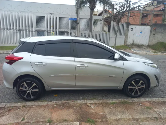 Toyota Yaris XLS Connect 1.5 Flex 16V 5P AUT 2022