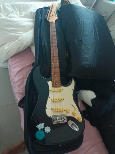 Guitarra squier Korea Winner 