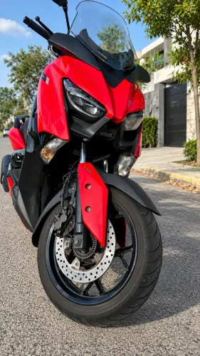 Yamaha XMAX 250 2024 - 9.800 km - VALOR PRA LEVAR