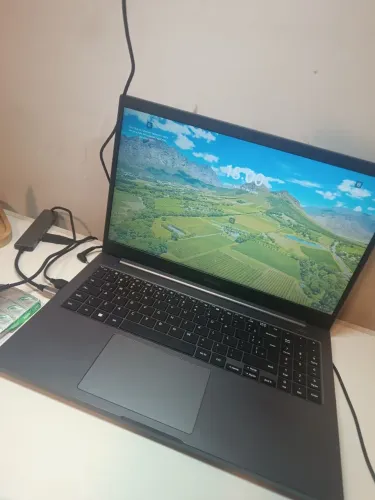 Notebook Samsung Galaxy book 2, i3-11 256gb SSD, 4gb ram.