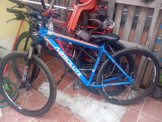 Vendo bicicleta aro 29 volor600 reais masculino outra feminina