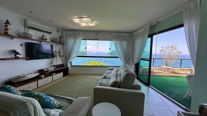 COBERTURA DE LUXO NO CONDOMINIO PORTO REAL RESORT