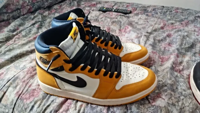 Vendo Jordan 1 High "Yellow ochre", Tamanho 42.