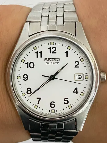 Relógio Seiko quartz vintage.