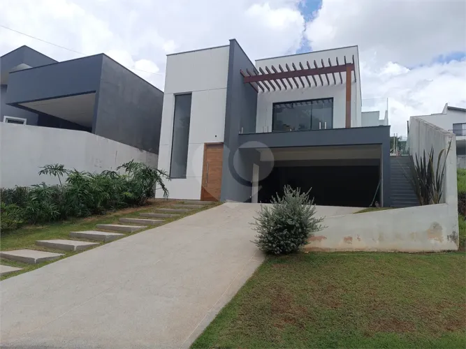 Casa à venda com 3 quartos no condomínio Altos de São Roque, São Roque - SP