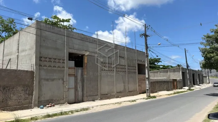GALPÃO COM 1.000M² NA AURORA