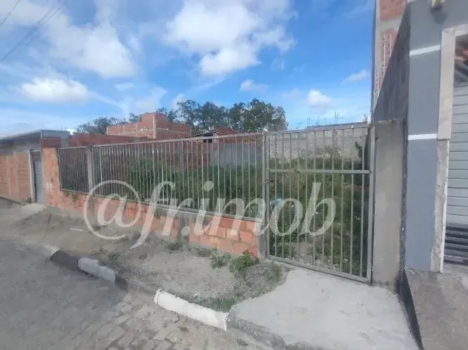 EXCELENTE TERRENO NO BAIRRO TOMBA.