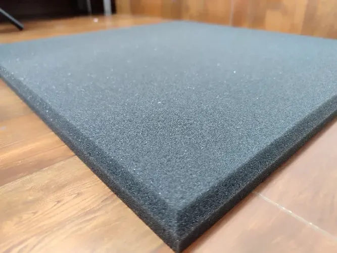 Espuma acústica lisa 50x50x2cm 10 unidades antichama de 20mm Ultimas unidades
