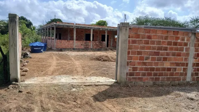 Casa em Coração de Maria - vende ou troca