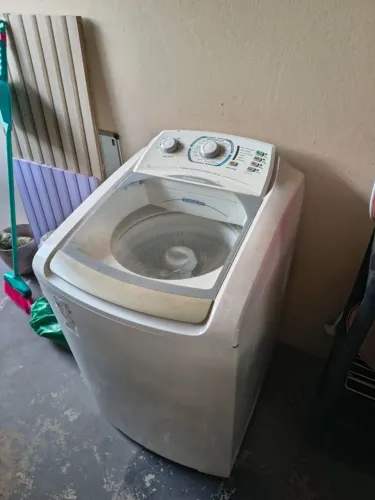 Máquina de lavar roupa Eletrolux turbo 10 kg