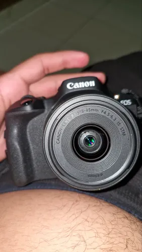 Câmera Canon R100 + Bolsa de Transporte + capa de proteção 