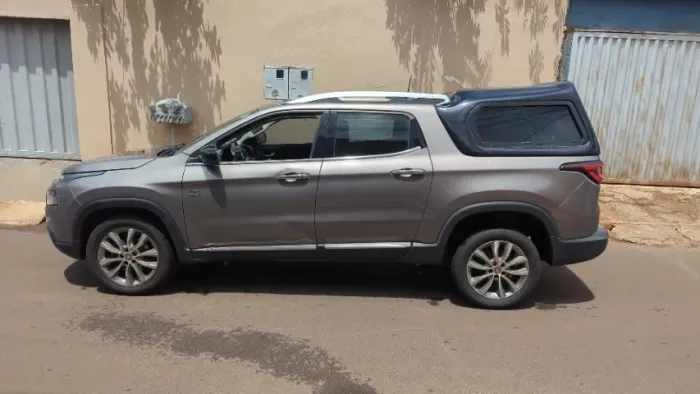 Capota rígida, fibra de vidro para Fiat toro