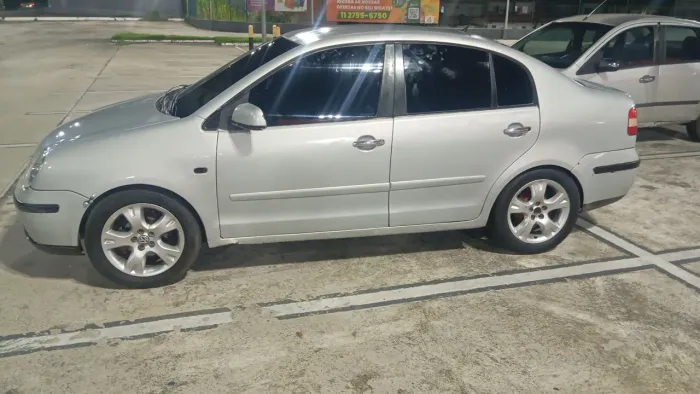 Volkswagen Polo Sedan 1.6 MI 101cv 8V 4P 2003