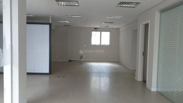 Sala Comercial para Locação no Centro Com196M² | Próximo Ao Metrô República e Anhangabaú