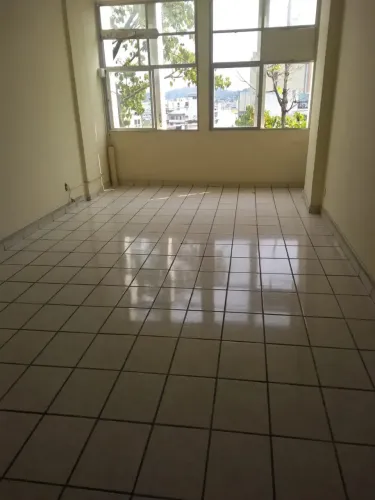 Imóvel para aluguel com 25 metros quadrados em Centro - Duque de Caxias - RJ