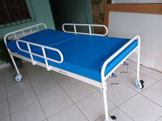 VENDE - SE UMA CAMA HOSPITALAR NOVA