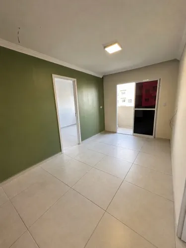 ALUGA-SE APARTAMENTO NO VALENTINA