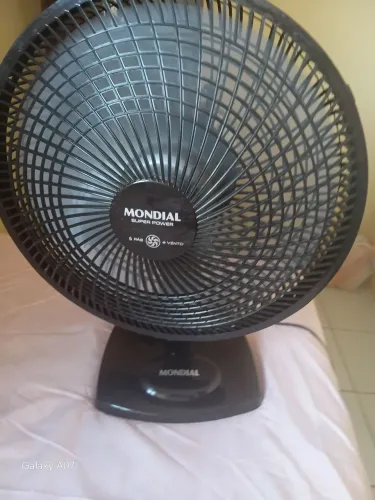 Ventilador mondial turbo novo so 5 dias de comprado potente e rápido funcionando tudo top