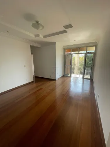 Apartamento com 3 quartos para locação no Jardim das Colinas