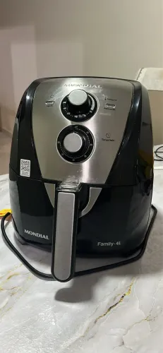 Fritadeira sem Óleo Air Fryer Mondial 4L 1500W Preto 220Vtt