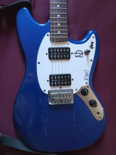 Guitarra Mustang squier fender toda original excelente 