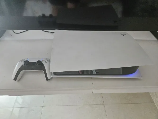 Playstation 5 PS5 Fat Com Leitor de Disco 825 Gb Semi Novo + Controle e cabos