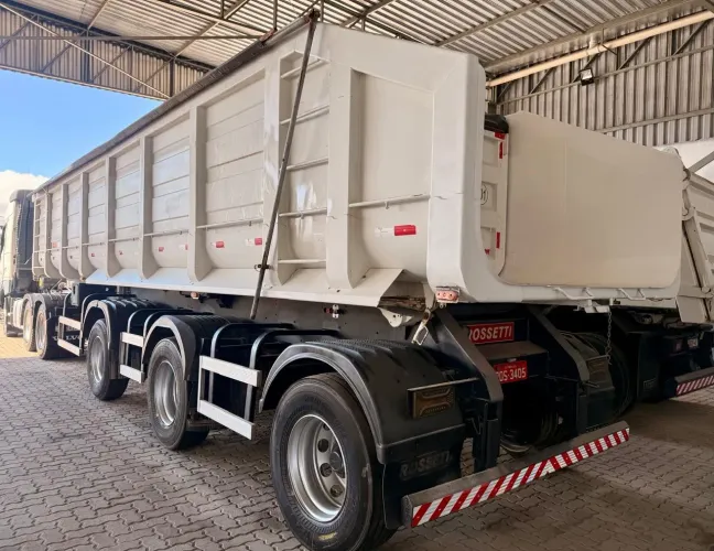 Carreta Vanderlei basculante (caçamba) Rossetti ano 2019/20