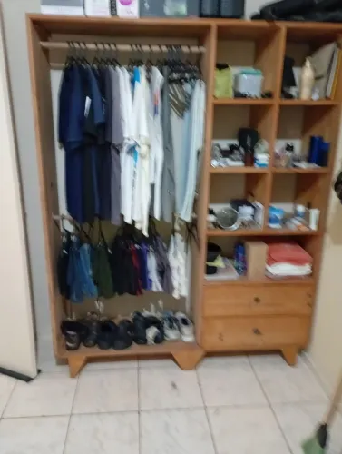 Closet em madeira ( Pinus )