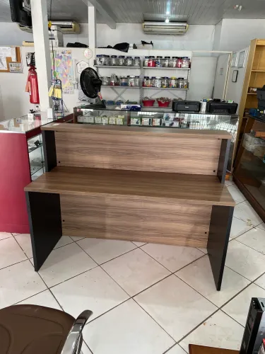 Balcão de atendimento Marrom e preto (Novo)