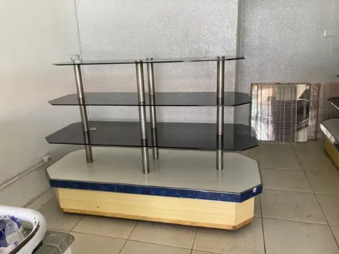 GÔNDOLA DE VIDRO INOX 600,00