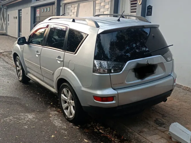 Mitsubishi Outlander 2.0 16V 160cv Aut. 2012