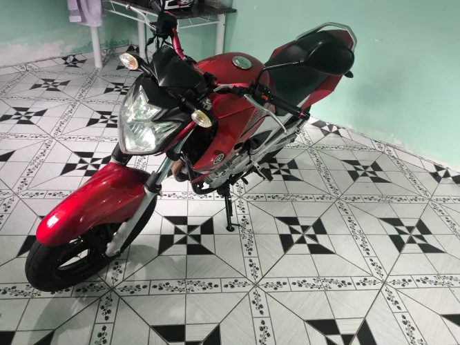 Vendo ou troco por carro