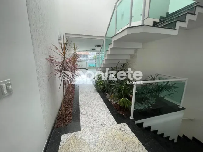 Sobrado Residencial com 3 Suítes, 4 Vagas e Churrasqueira | Vila Gilda, Santo André