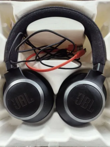 Fone JBL live 770 NC 