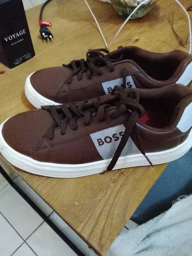 Vendo tênis Boss