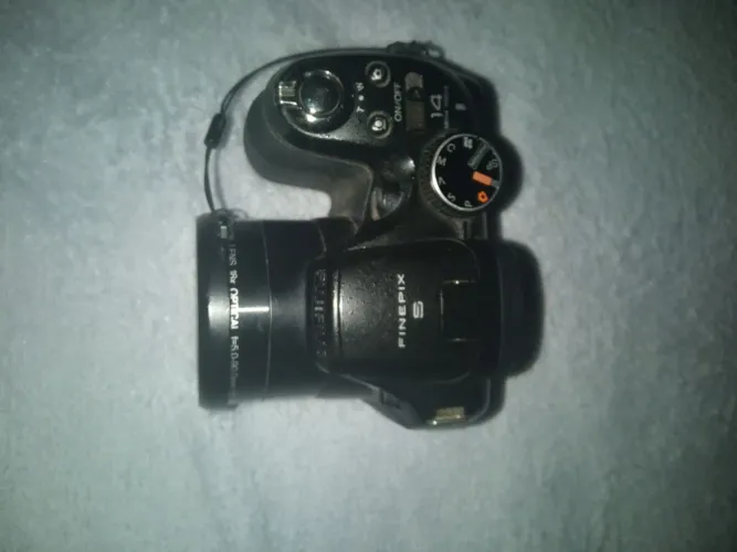 Fujifilm FinePix S-Series (Bridge Camera)