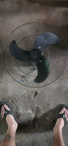 Ventilador Grande / Industrial (Grade de Metal) - Usado
