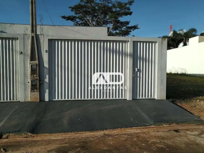 Excelente oportunidade! Duas casas em um único terreno bairro novo e bem localizado.
