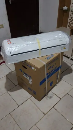 AR CONDICIONADO SPLIT GREE INVERTER 9.000 BTUS - 220V