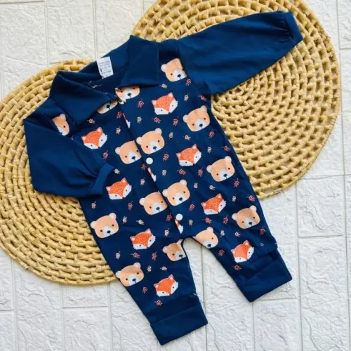 Roupas de bebê nova