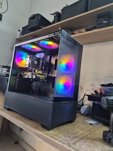 PC Gamer Xeon 2680 V4 16 Gigas DDR4 SSD 480 Gigas Placa de Vídeo RX 580 8 Gigas Somos Loja