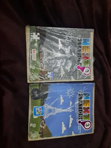 Kit next station 3 workbook e student book mais passaport. Usado a lápis para apagar 