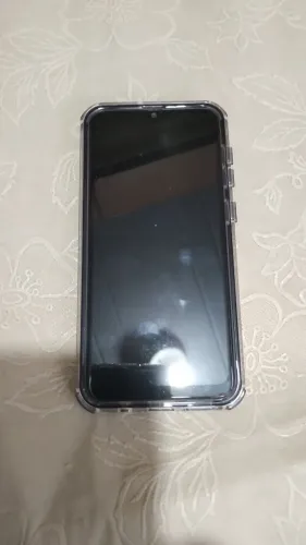 Vendo celular A30 Samsung inteiro e com procedência de uso próprio.