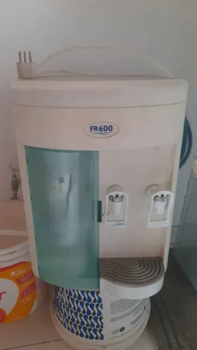 Filtragem consegue segurar impurezas como barro ferrugem sedimentos reduz gosto cloro chei