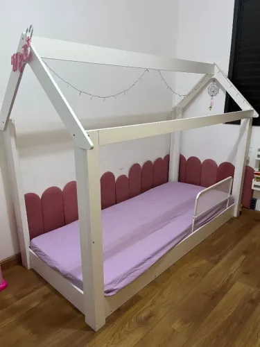 Cama montessoriana infantil casinha 