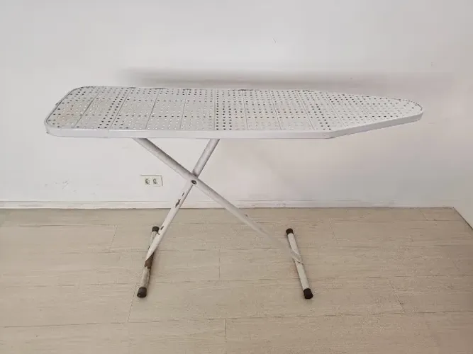 Tábua de Passar Roupa Reforçada - Estrutura em Aço/Ferro