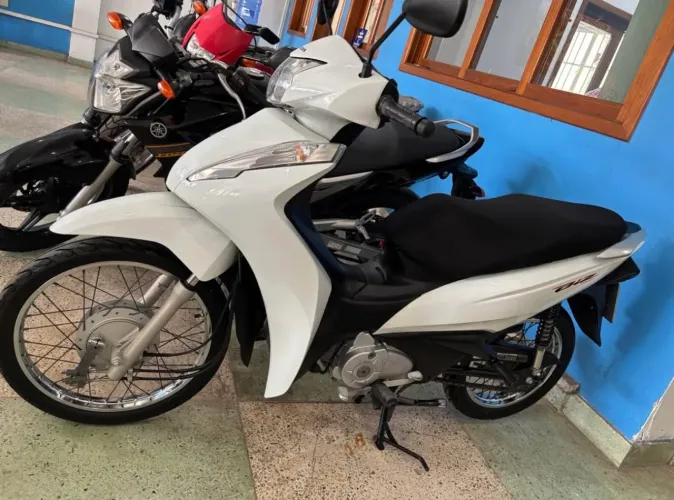 Honda Biz 110i Branca - Muito Nova, Econômica e Revisada