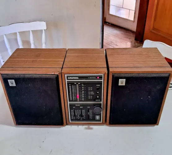 Rádio e receiver antigo Grundig 